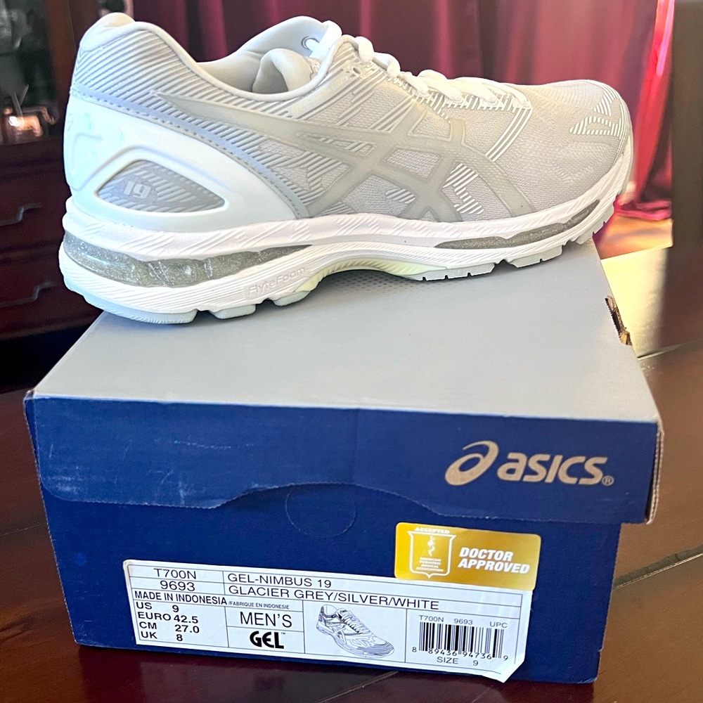 ASICS Men’s Gel Nimbus-19 Size 9 Glacier Grey